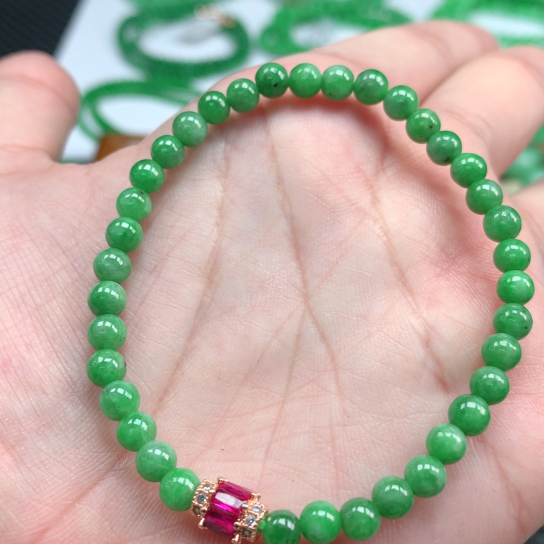 翡翠手链未镶嵌翡翠