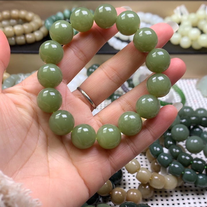 和田玉颈饰未镶嵌莫*