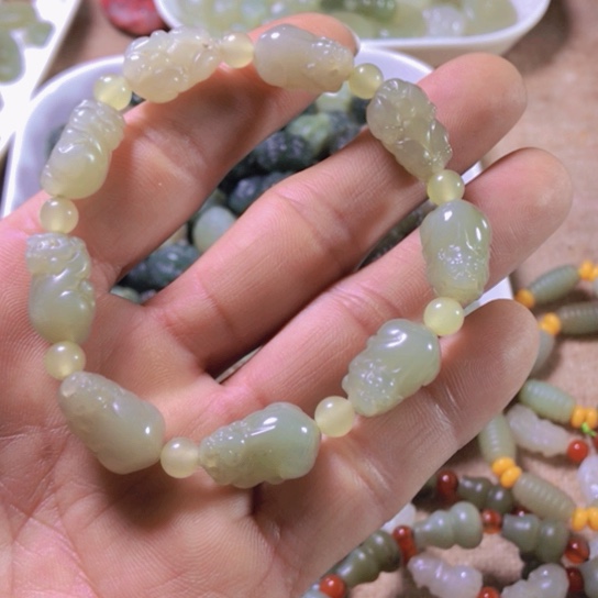 和田玉（糖玉）手链未镶嵌宝***子