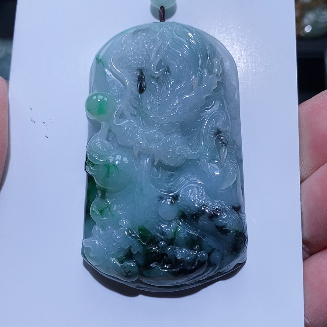 颈饰未镶嵌翡翠挂件