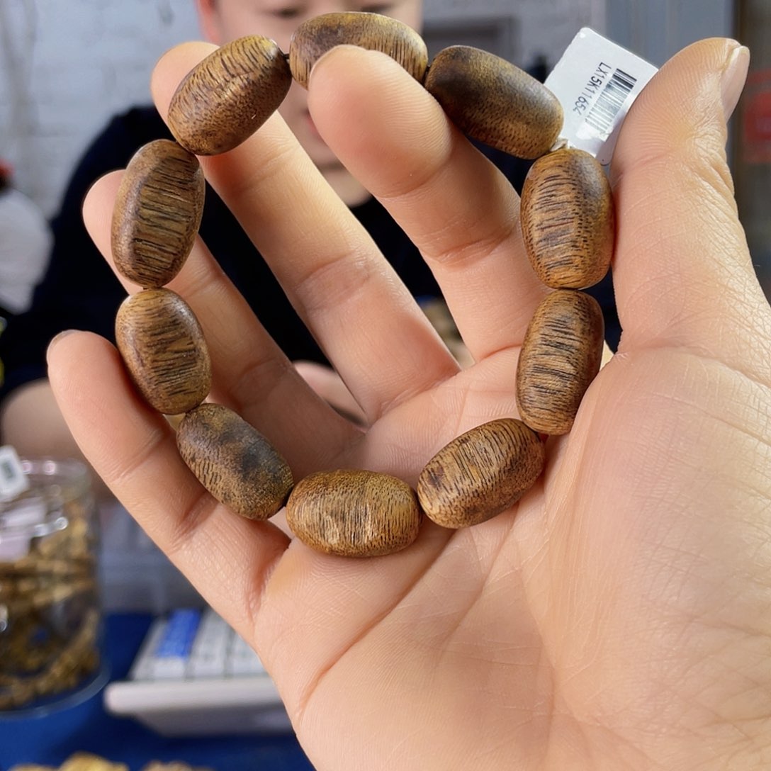沉香手串牛野生绿棋留疤单圈1.3/11克多样性发一
