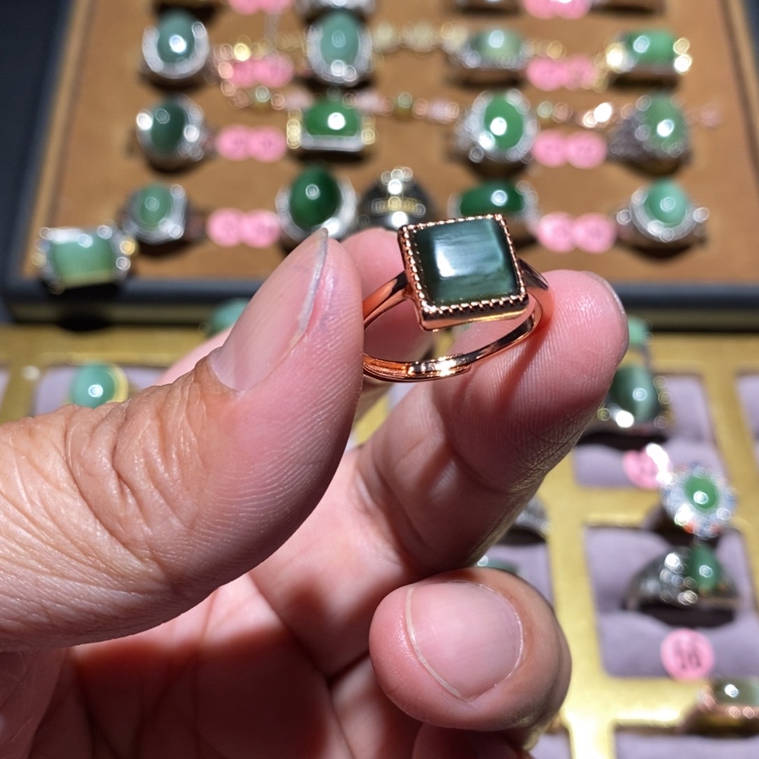 和田玉（碧玉）戒指未镶嵌