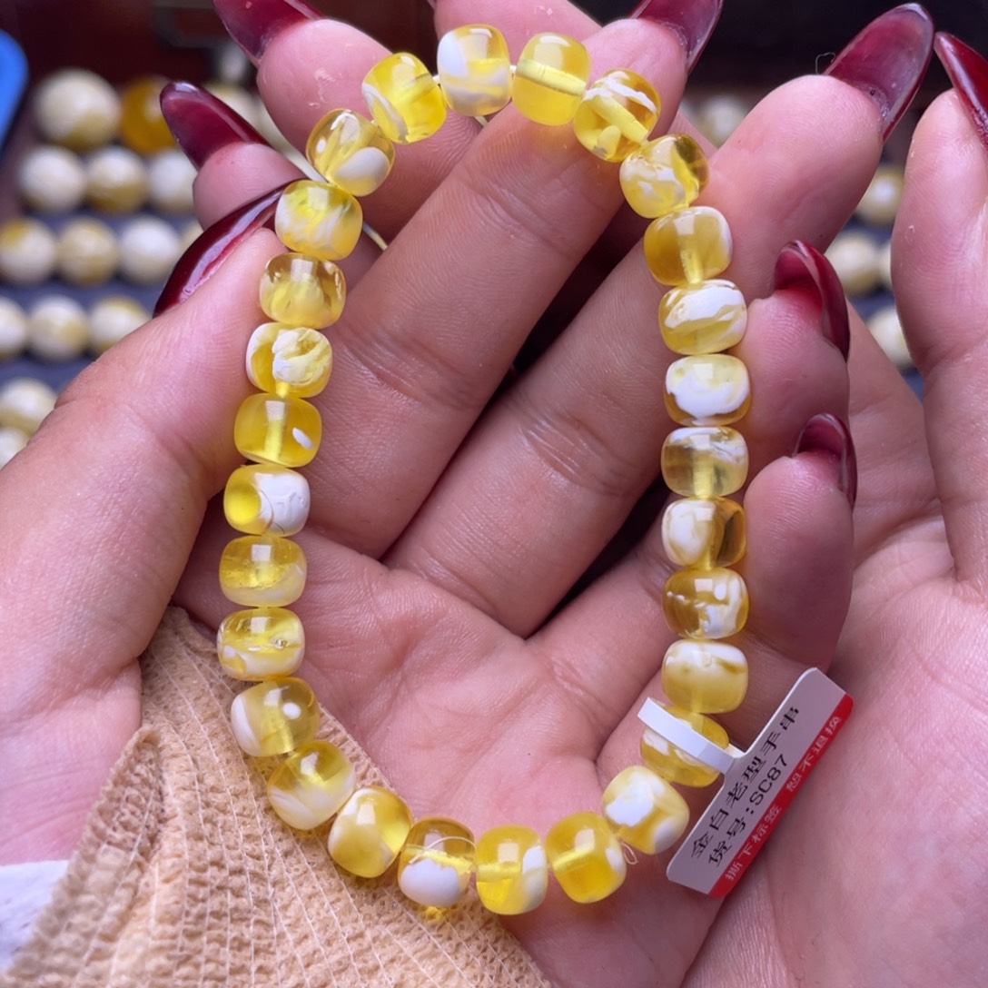 琥珀未镶嵌裸石琥珀