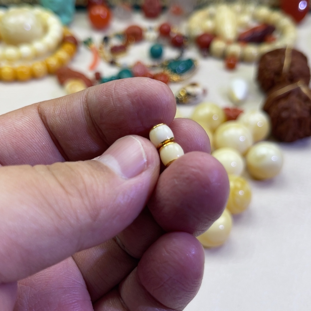 琥珀未镶嵌珠宝奇石4