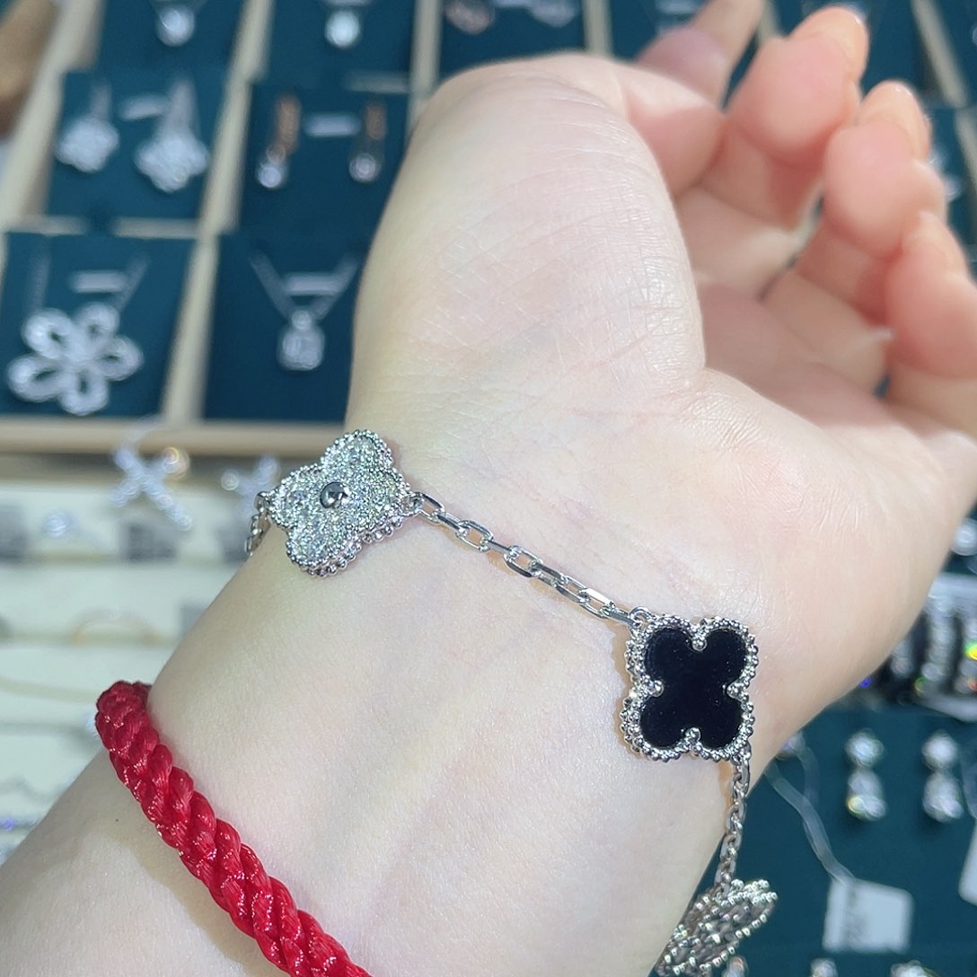 铂Pt950镶嵌实验室培育钻石熊猫五花手链