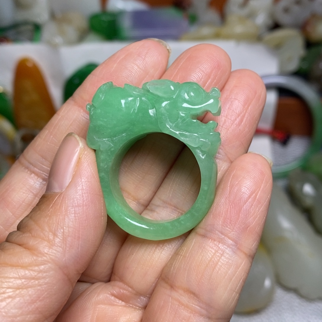 时***苒和田玉（糖玉）未镶嵌颈饰