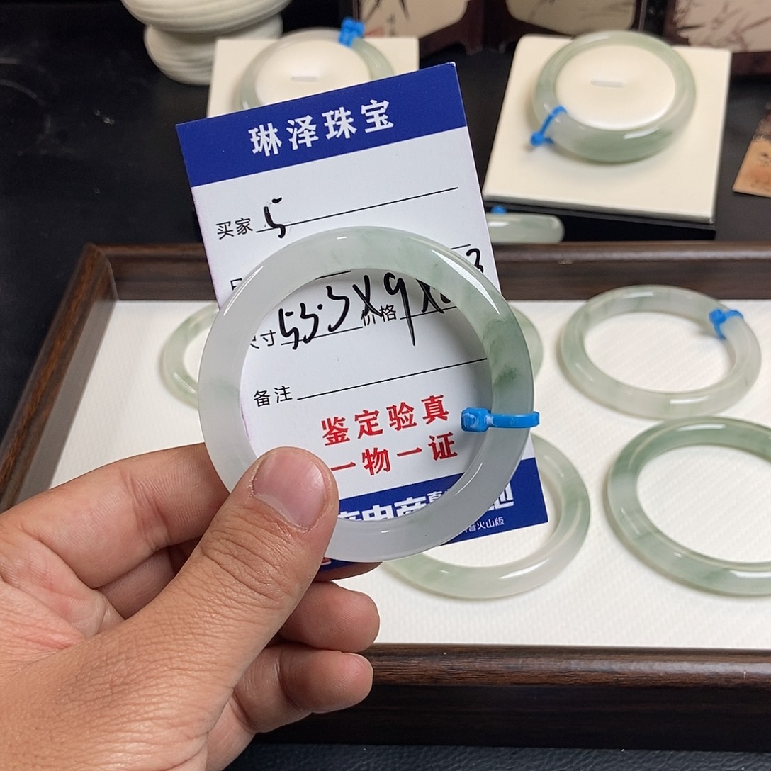 絮***石英质玉未镶嵌手镯5