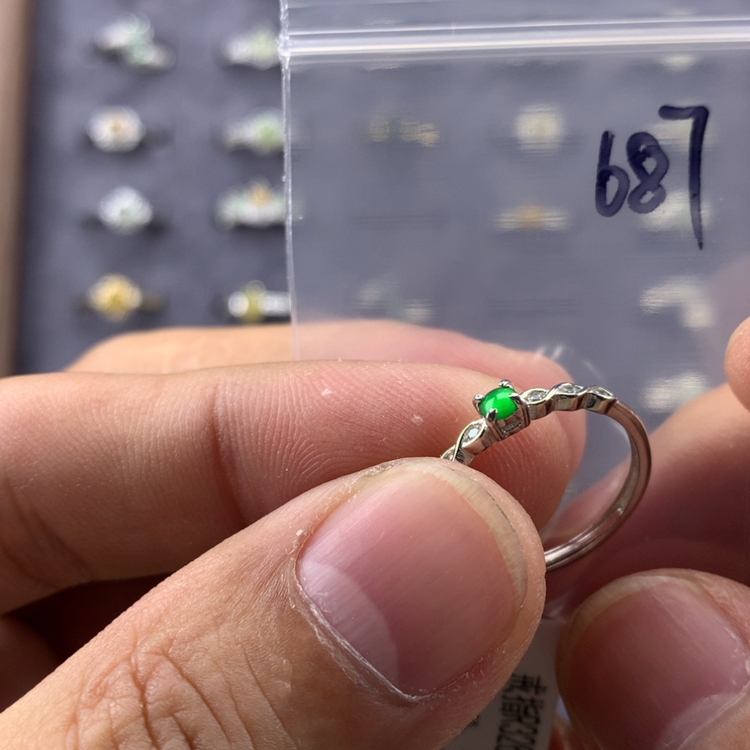 翡翠未镶嵌戒指687