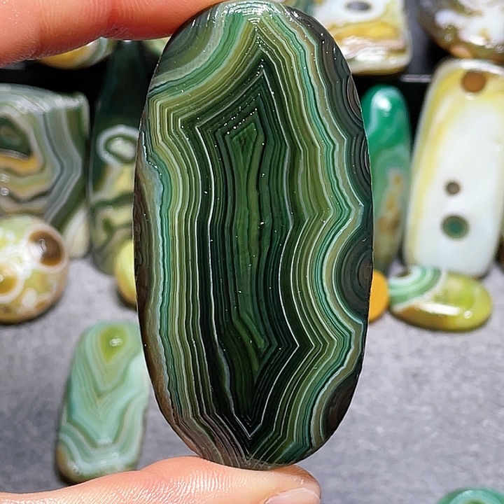 玛瑙未镶嵌珠宝奇石