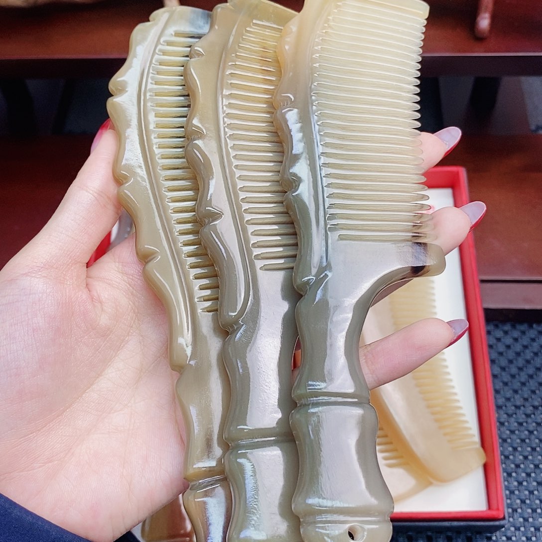 纯手工制作纯牛角梳子