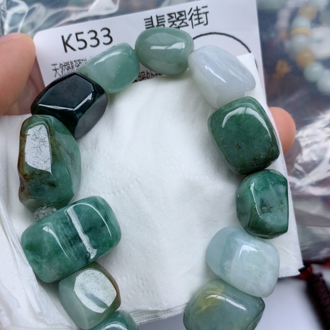 翡翠颈饰未镶嵌手串