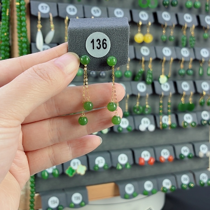 和田玉18K金镶嵌耳饰