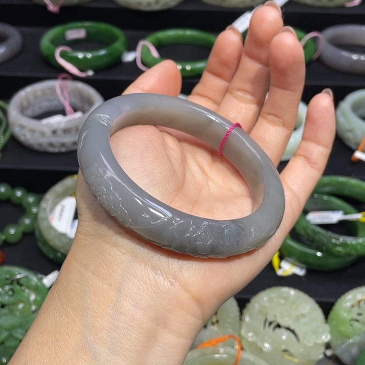 和田玉手镯58圈口 编号74未镶嵌