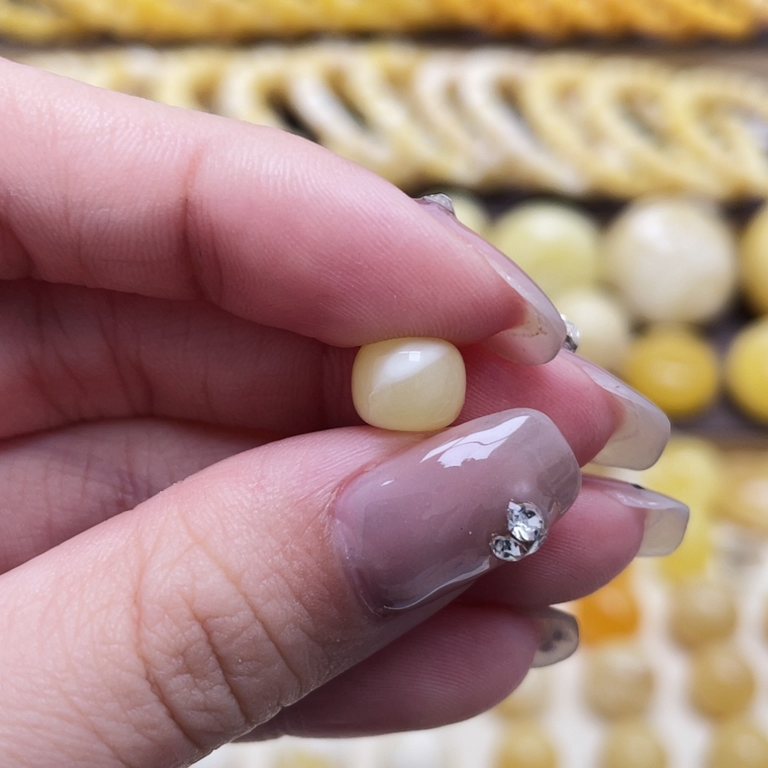 琥珀未镶嵌裸石8.2*6.9mm老型