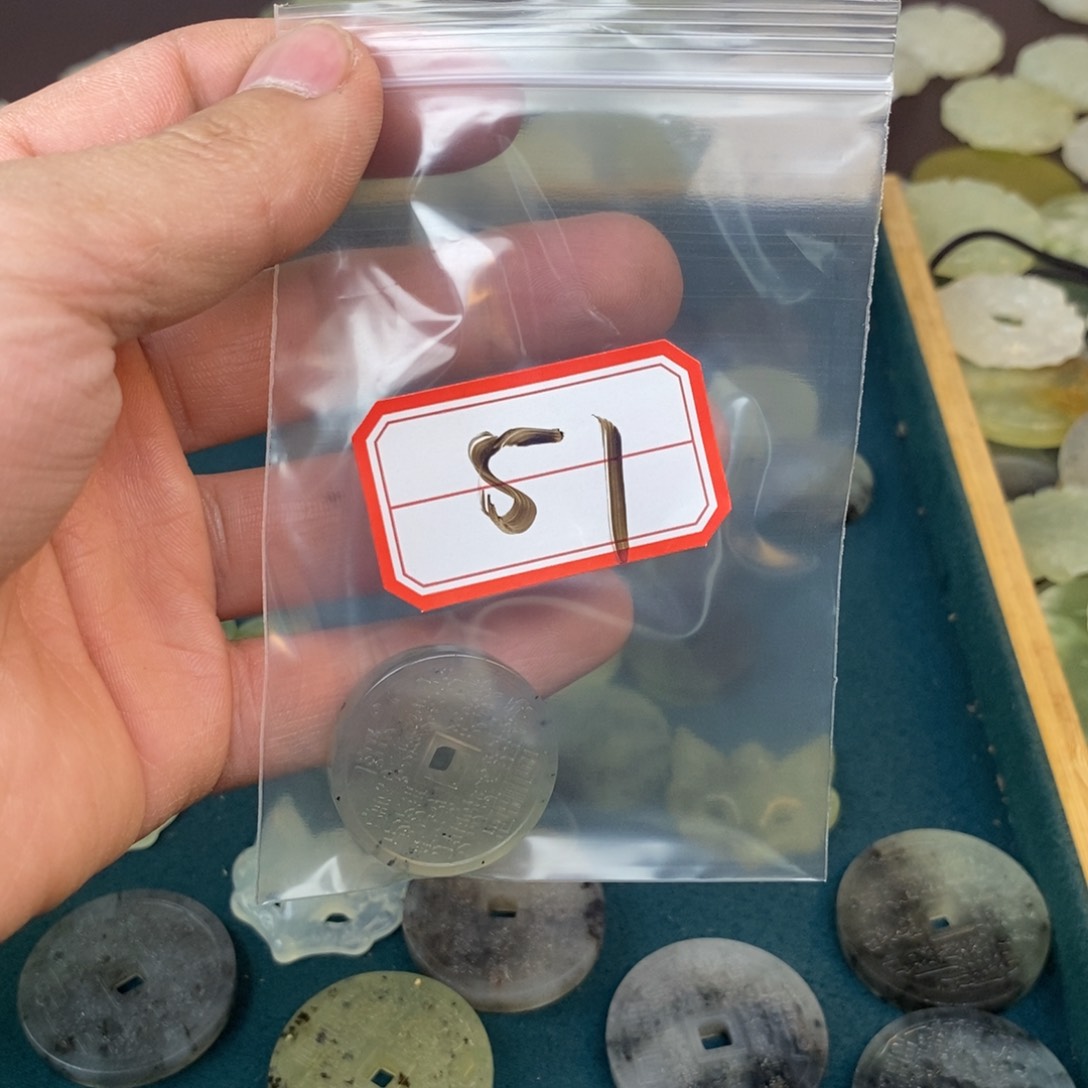 蛇纹石玉颈饰未镶嵌51