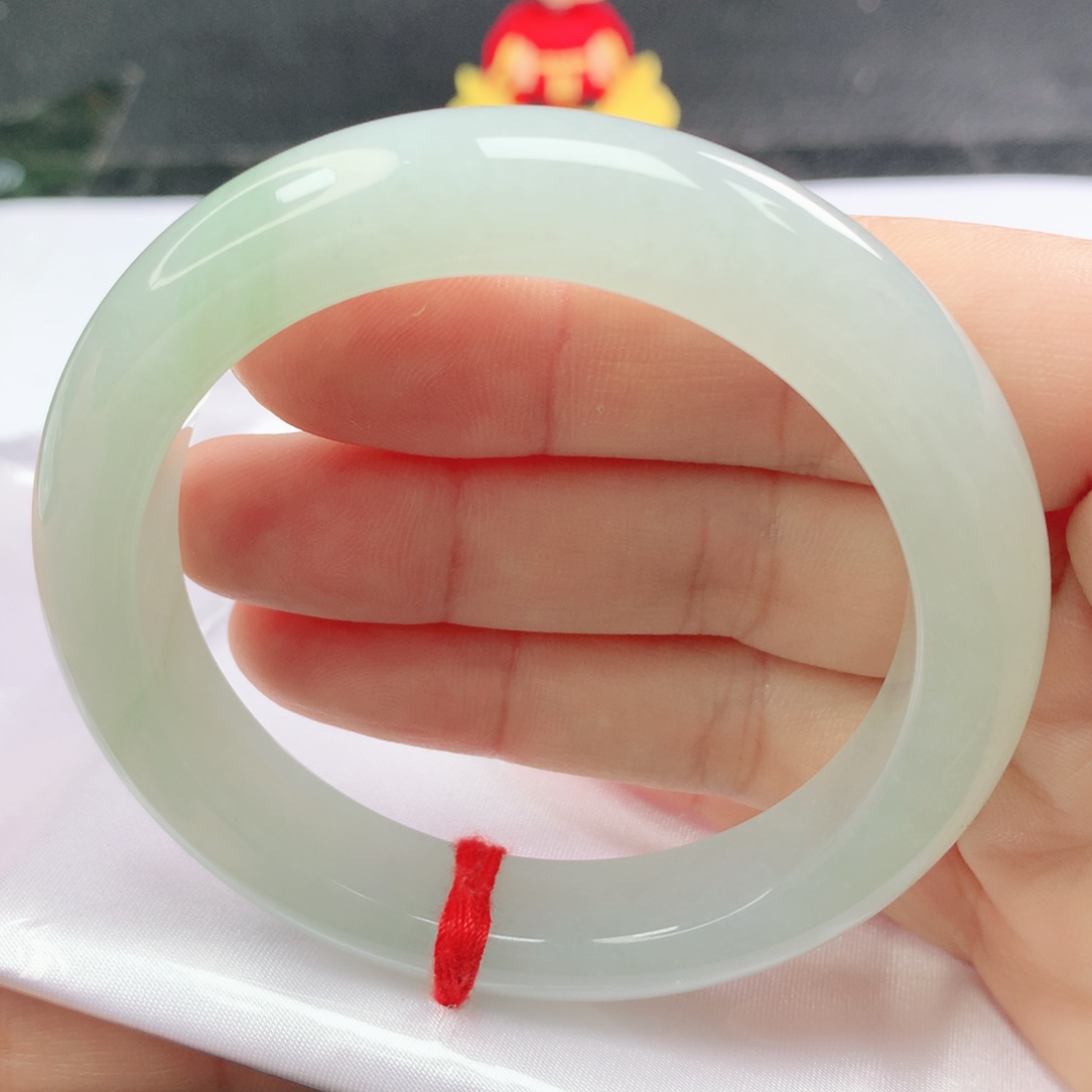 翡翠未镶嵌手镯正