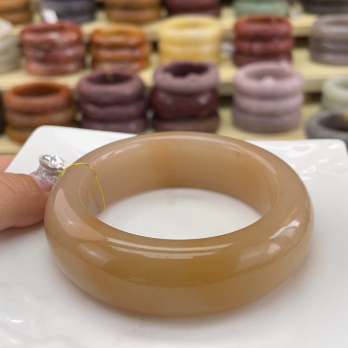 【闪购商品】石英质玉未镶嵌手镯