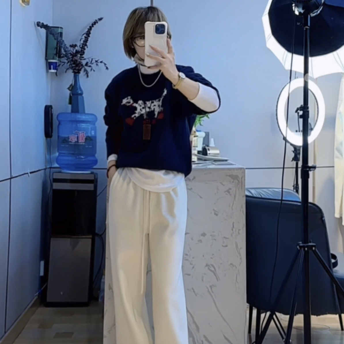 黑色卡通小狗长袖毛衣女2025新款秋季宽松休闲美式复古内搭上衣