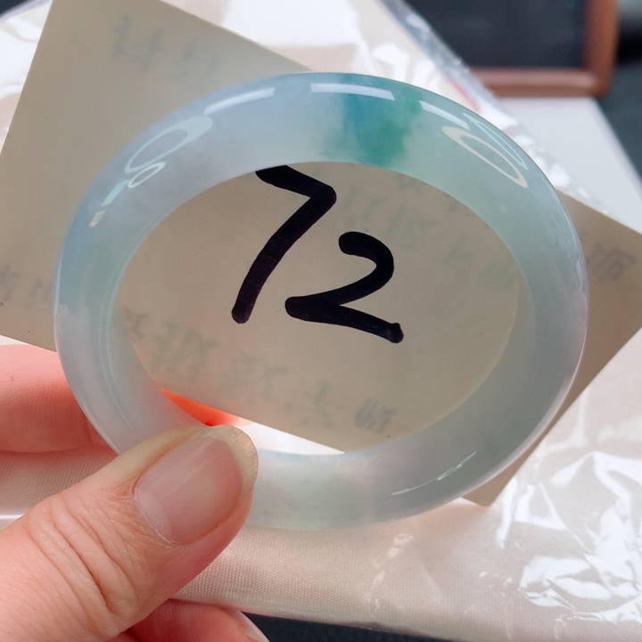 未镶嵌手镯翡翠正