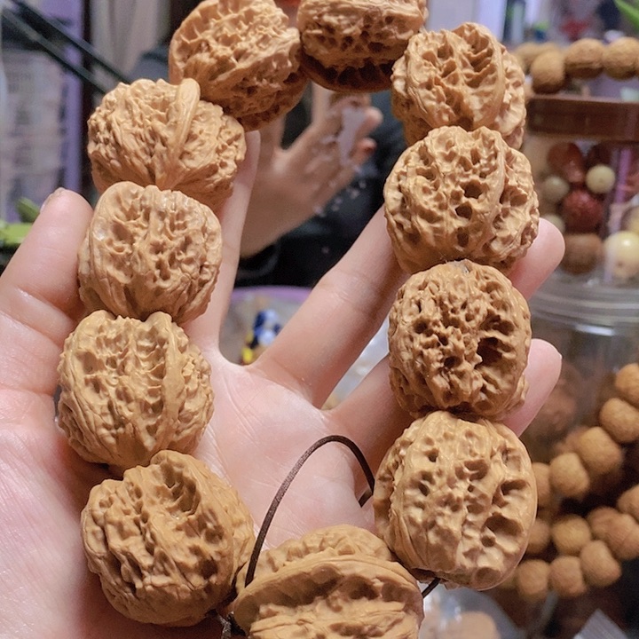 【闪购商品】文玩核桃把件33野狼手持