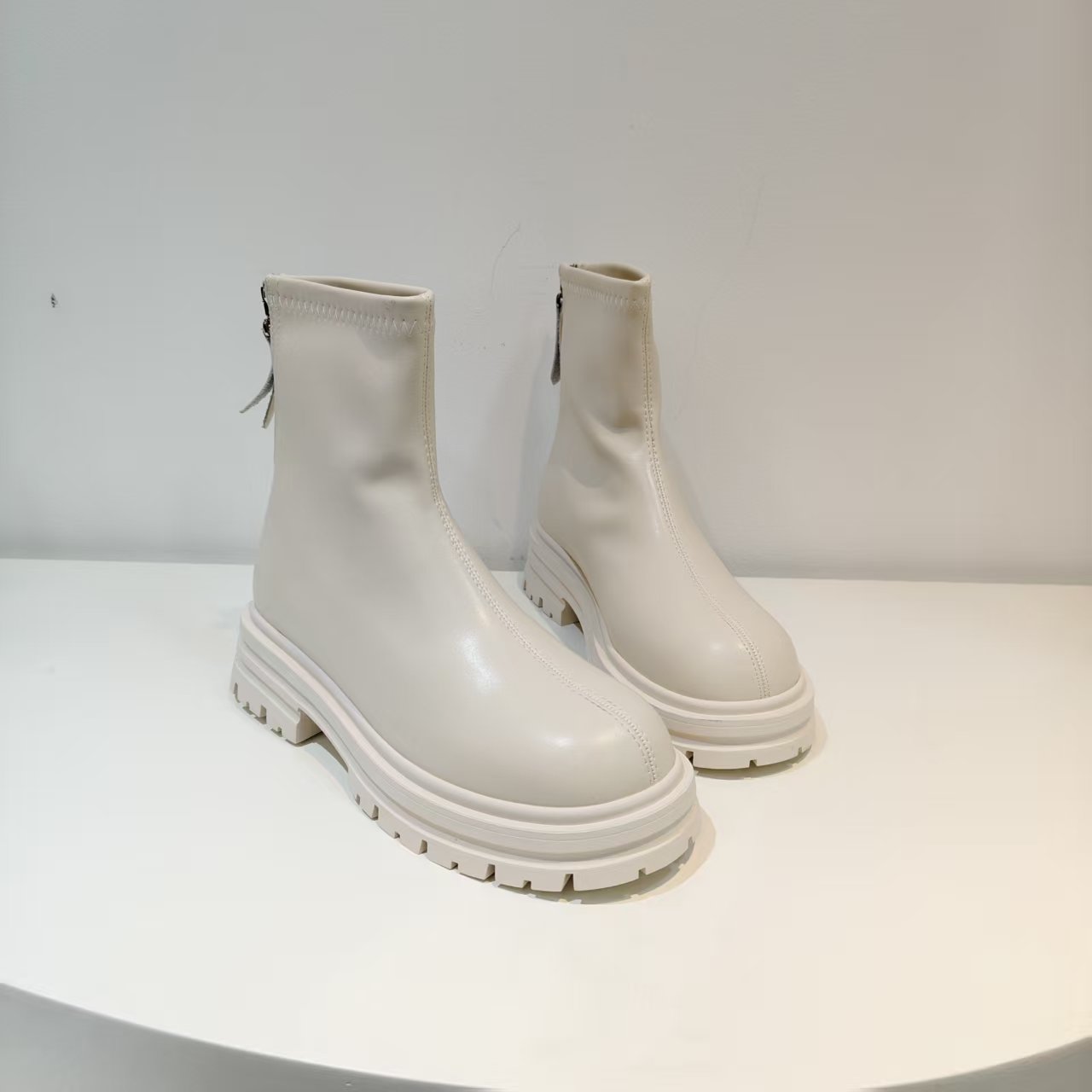 米白A838-1短靴女鞋2025新款冬季时装短筒瘦瘦靴子