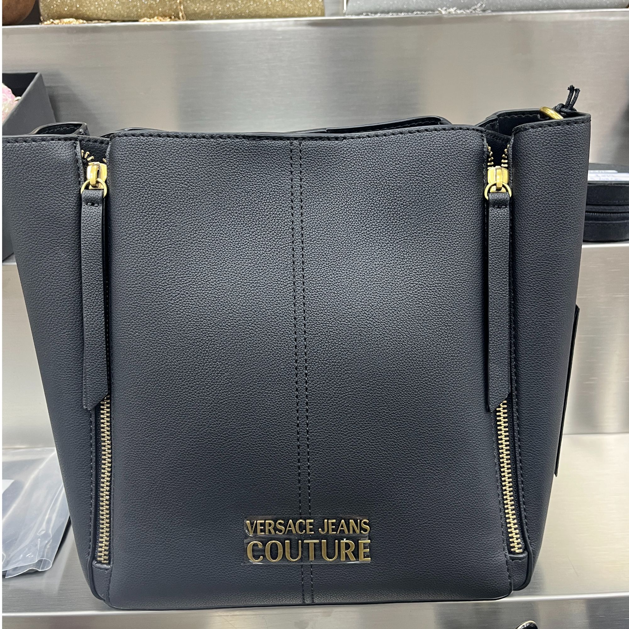 范思哲【K125】礼赠菱格链条包翻盖盒子包刷包化妆包女士黑色