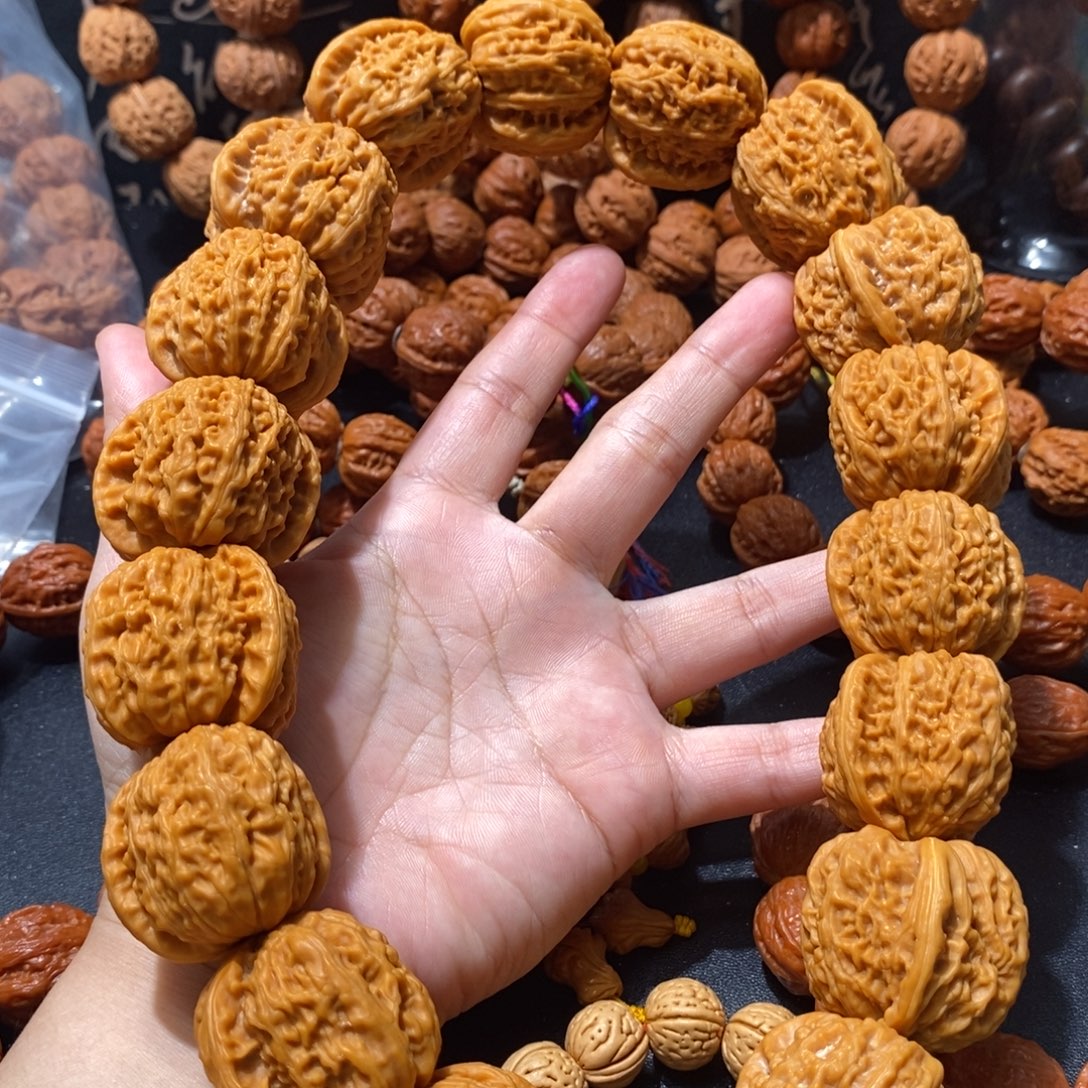 木质类白狮子核桃手持