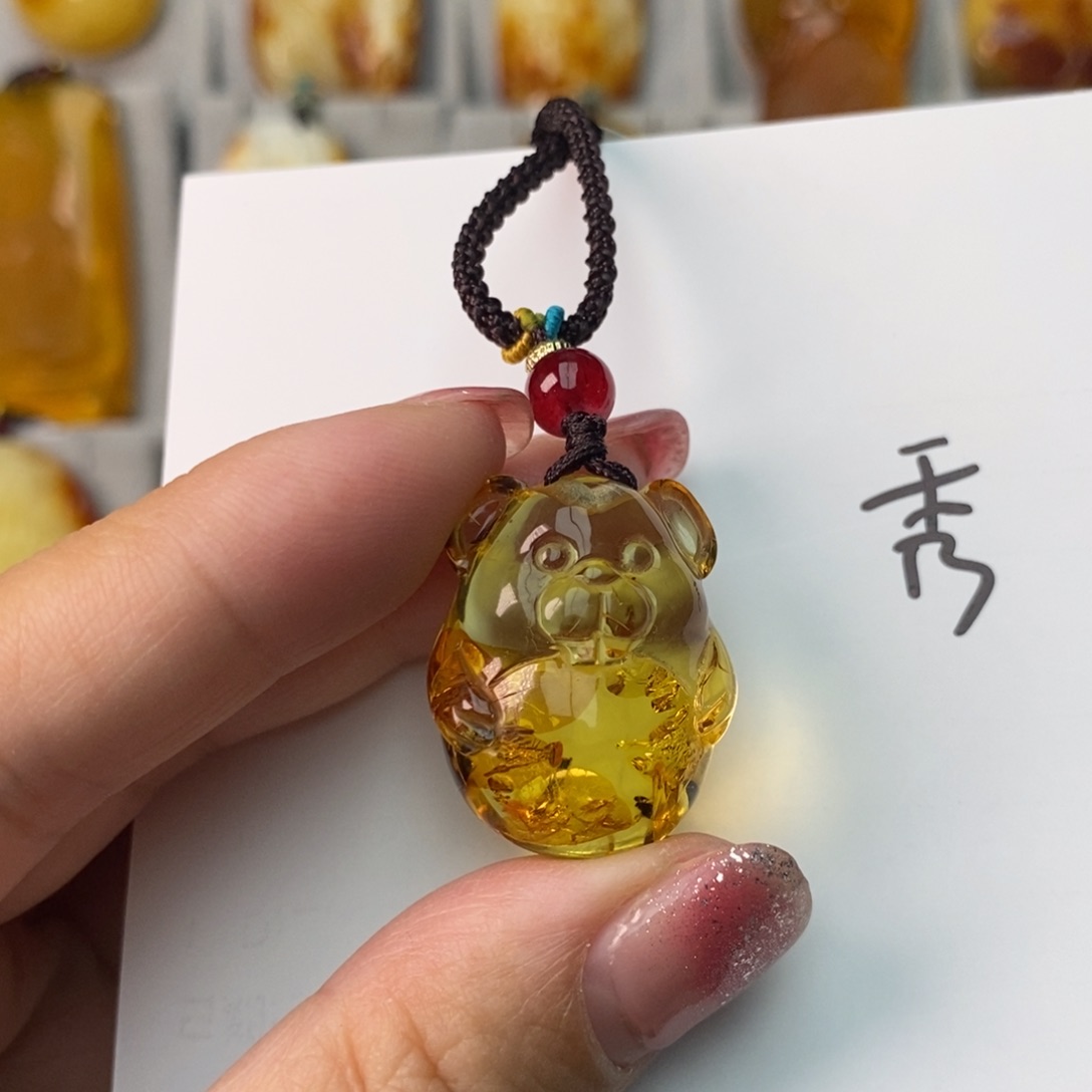 琥珀珠宝奇石未镶嵌
