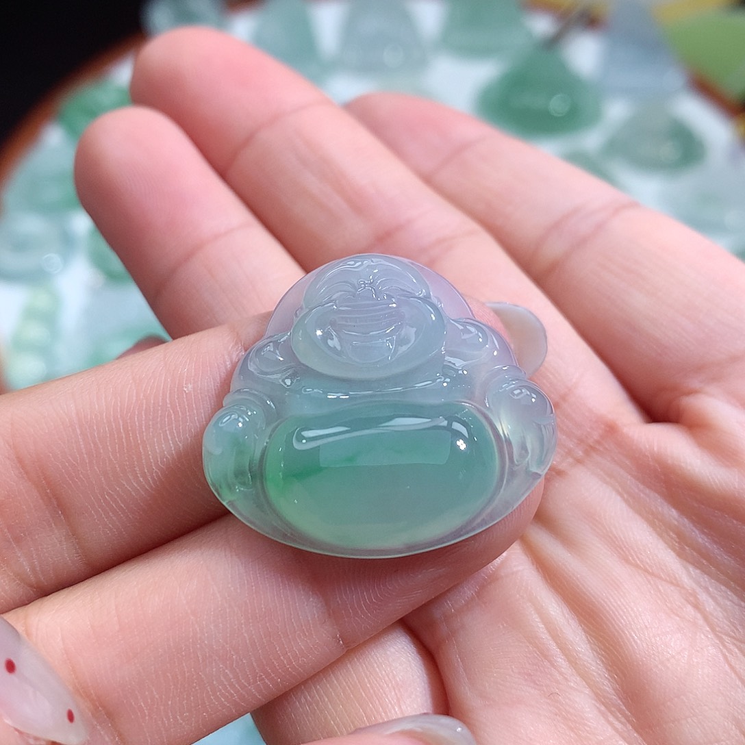 翡翠未镶嵌颈饰佛公