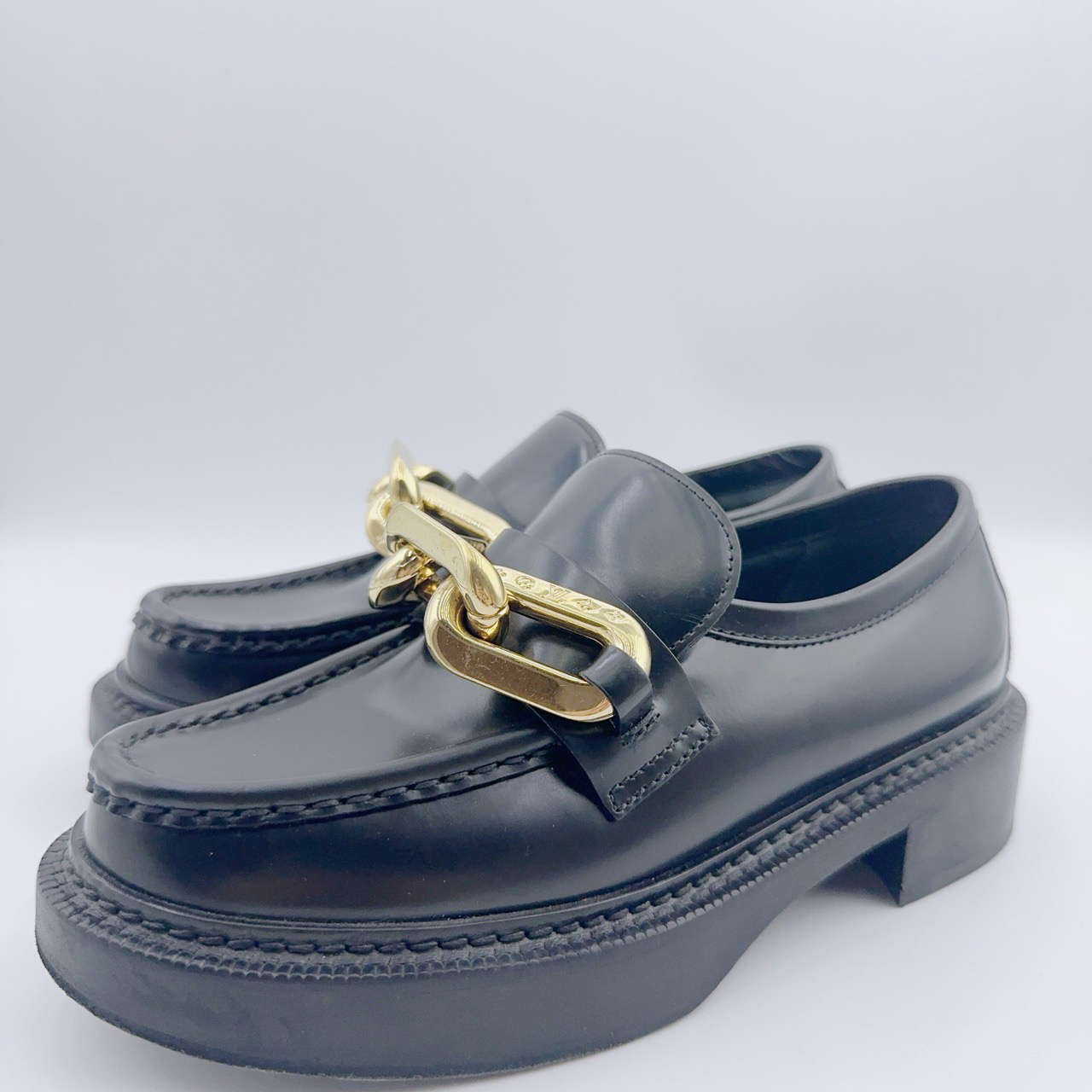 95新 LouisVuitton/路易威登 36.5码/黑色锁扣乐福鞋/00949