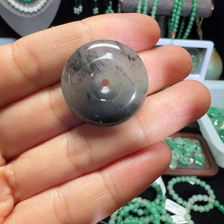 石英质玉未镶嵌颈饰（非洲翠）卡25.5mm 。042号