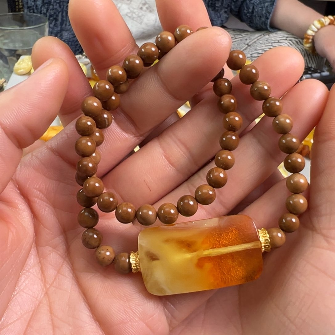 蜜蜡裸石未镶嵌琥珀