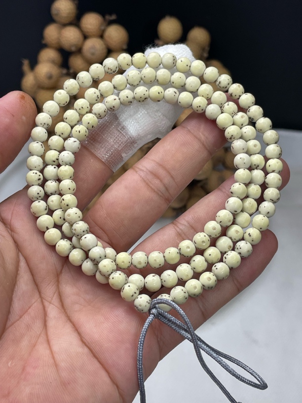 石玉料同枝果5*5圆珠 大留白 高油性 小细星 一物一图