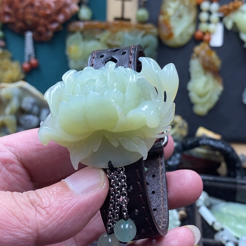 【闪购商品】蛇纹石玉手牌未镶嵌