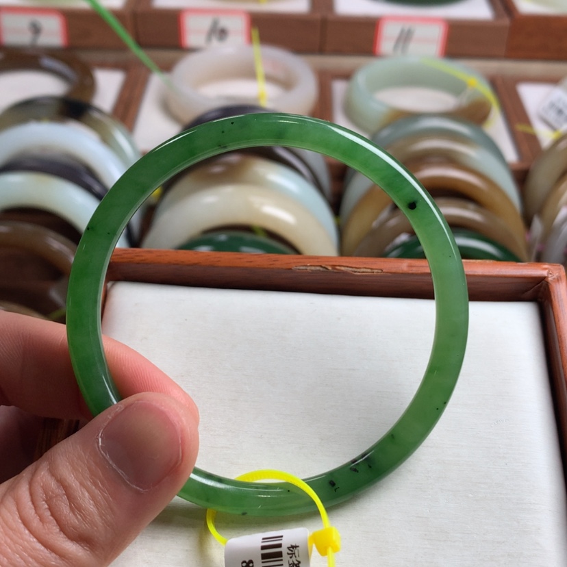 【闪购商品】和田玉手镯未镶嵌60