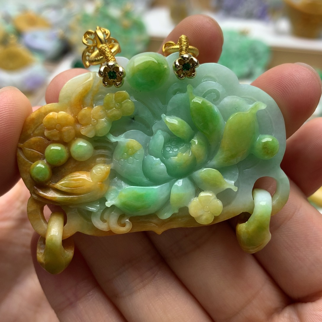 翡翠未镶嵌颈饰翡翠