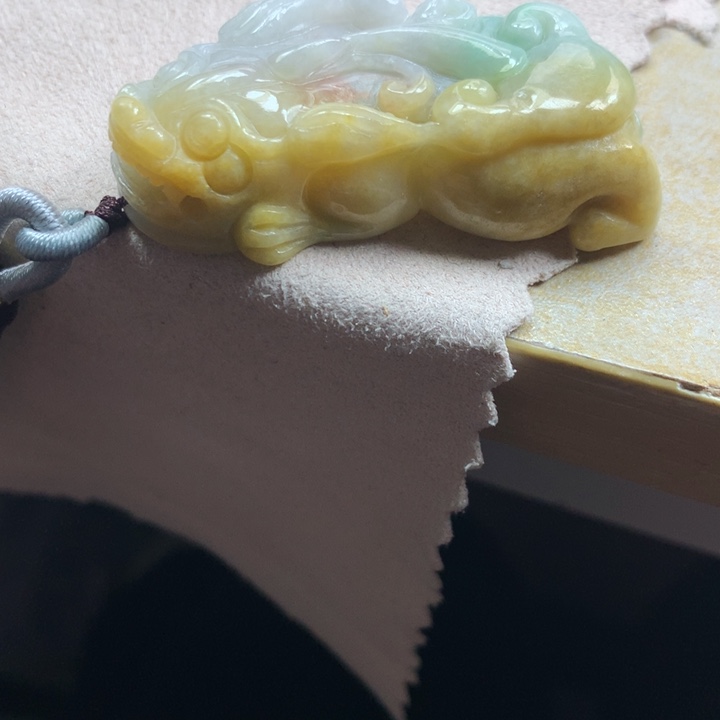 翡翠颈饰未镶嵌吊坠