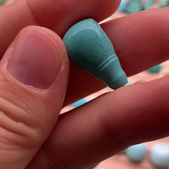 绿松石未镶嵌挂件