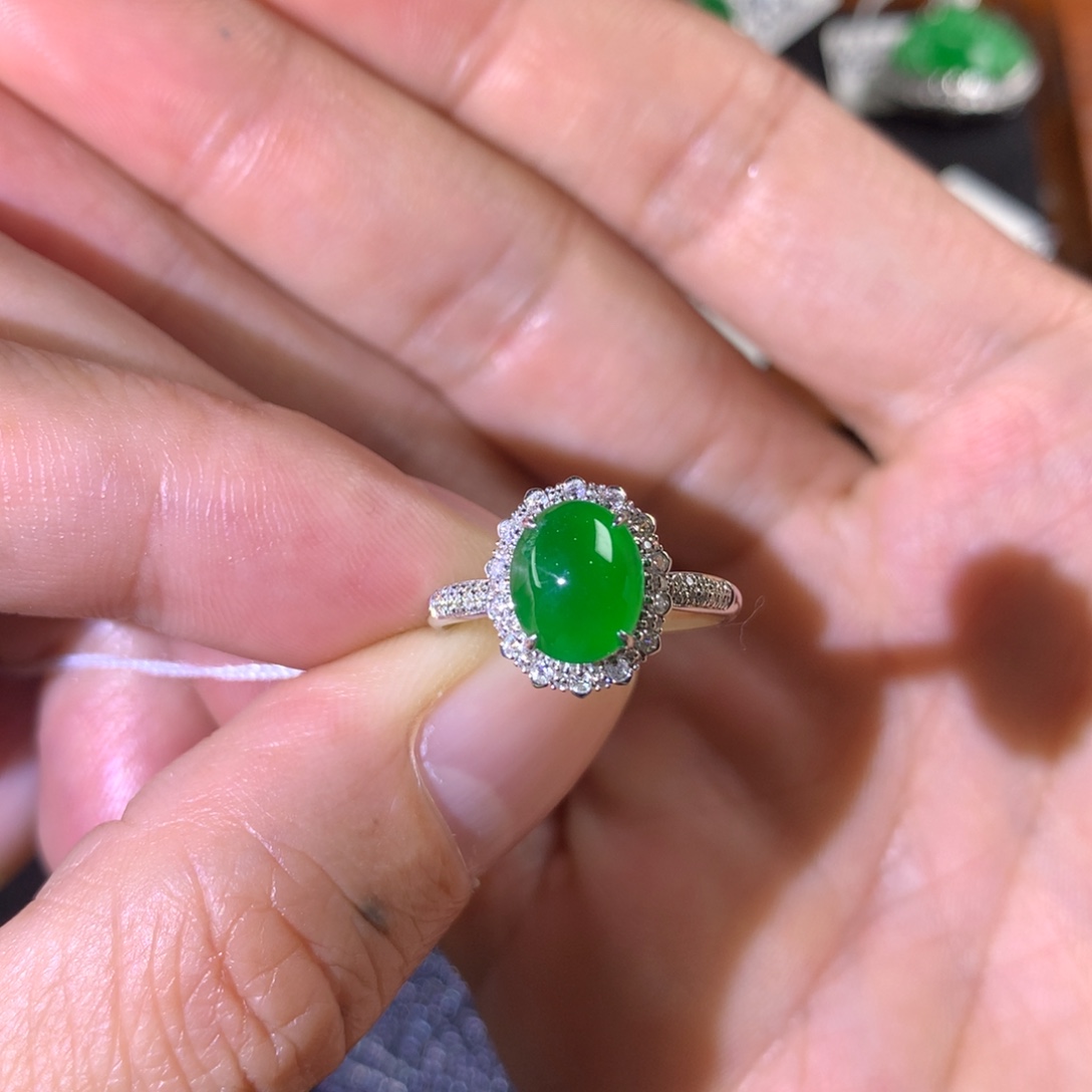 翡翠18K金镶嵌戒指翡翠