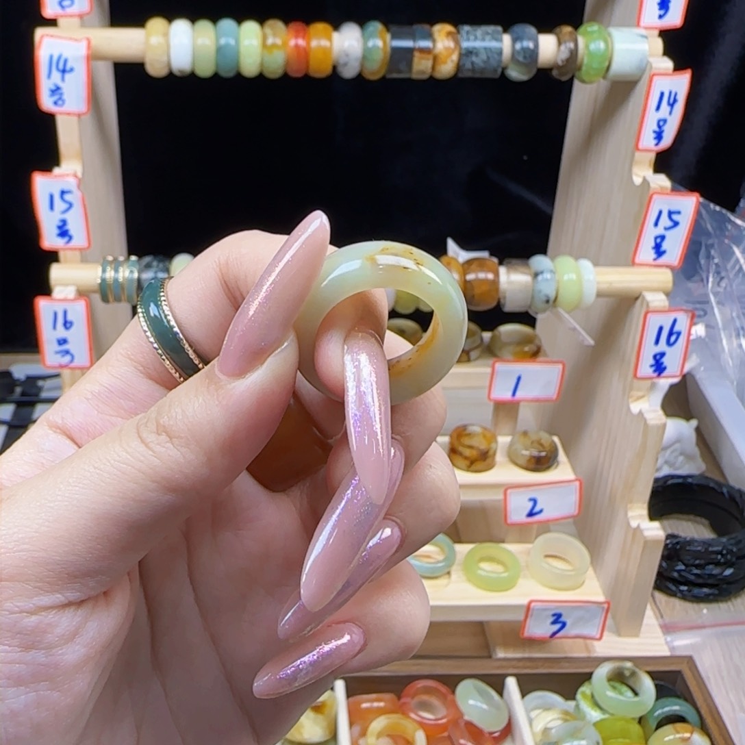 蛇纹石玉17.8未镶嵌r****r