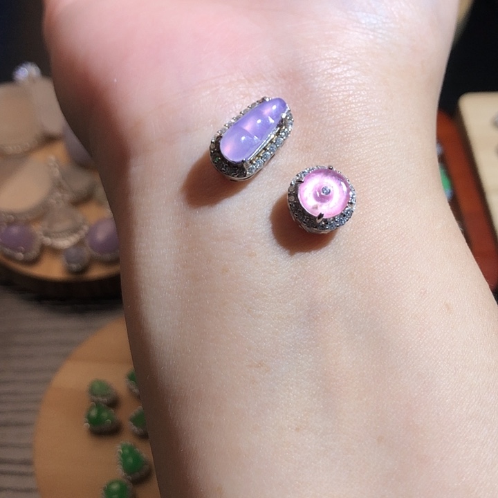 ****佳翡翠未镶嵌颈饰翡翠