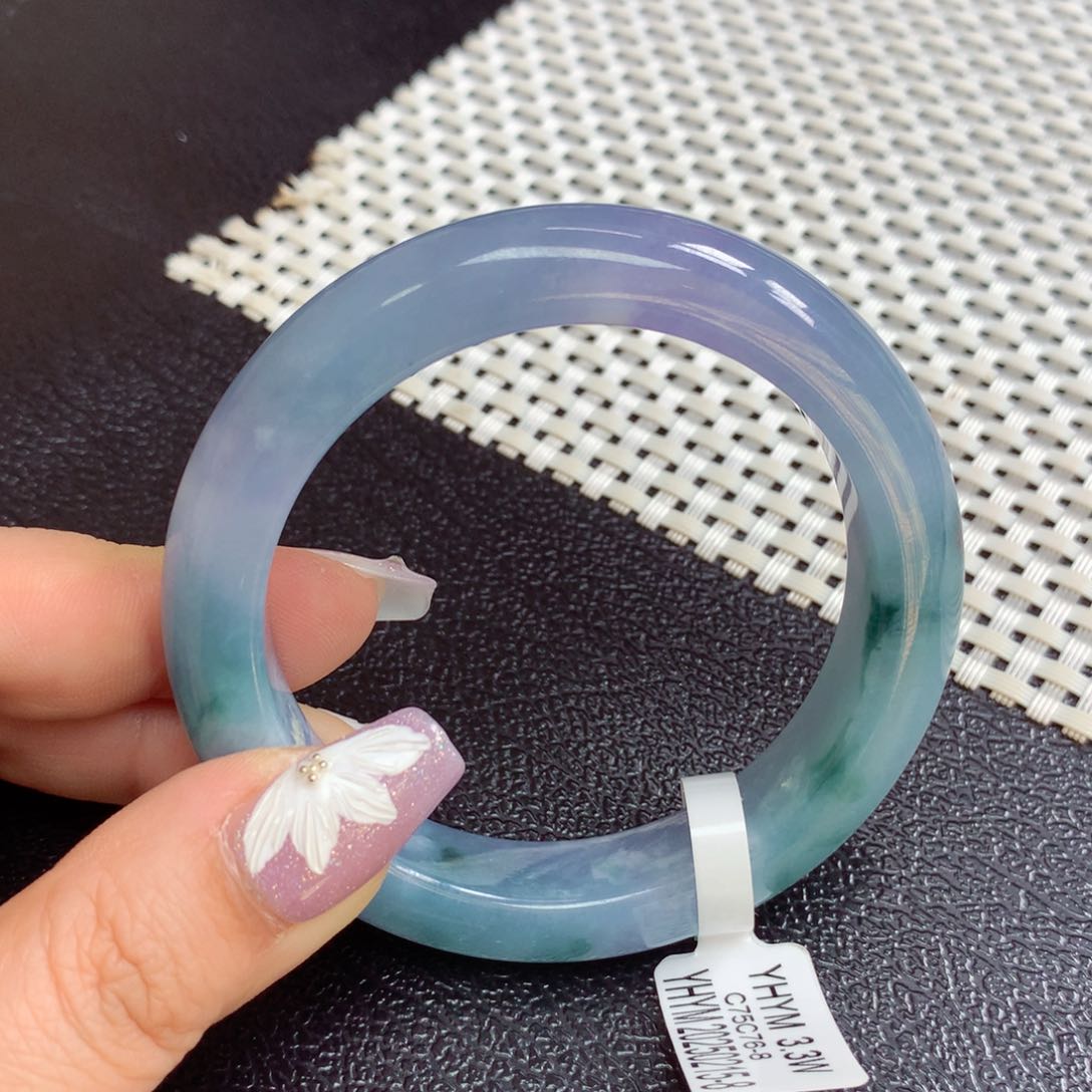 翡翠手镯未镶嵌缅甸