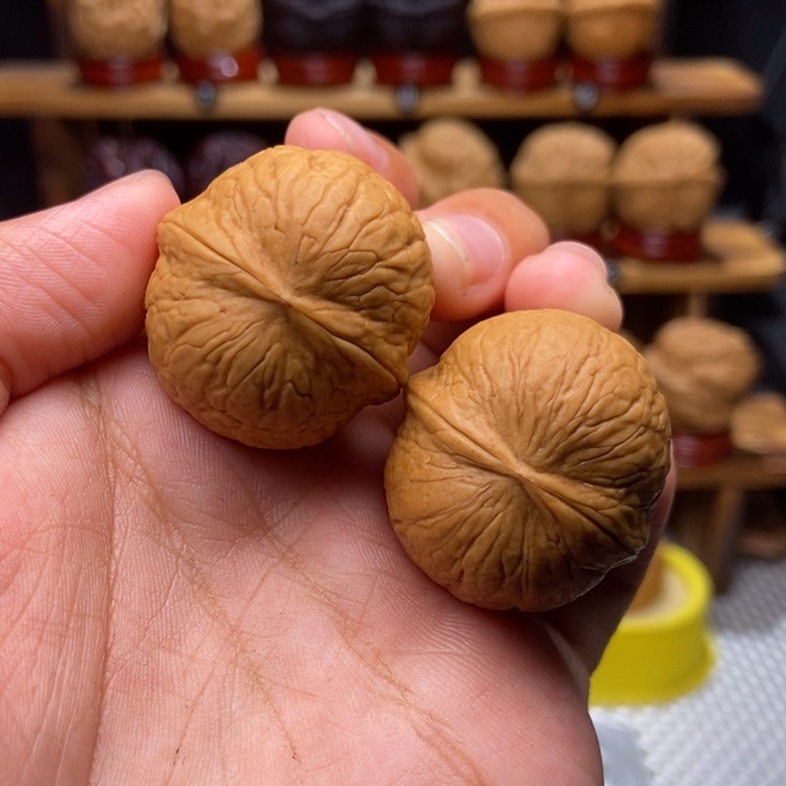 文玩核桃吊坠晶玉66