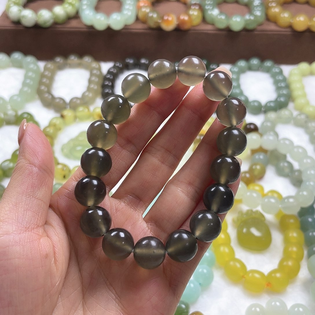 蛇纹石玉手串未镶嵌顺****了