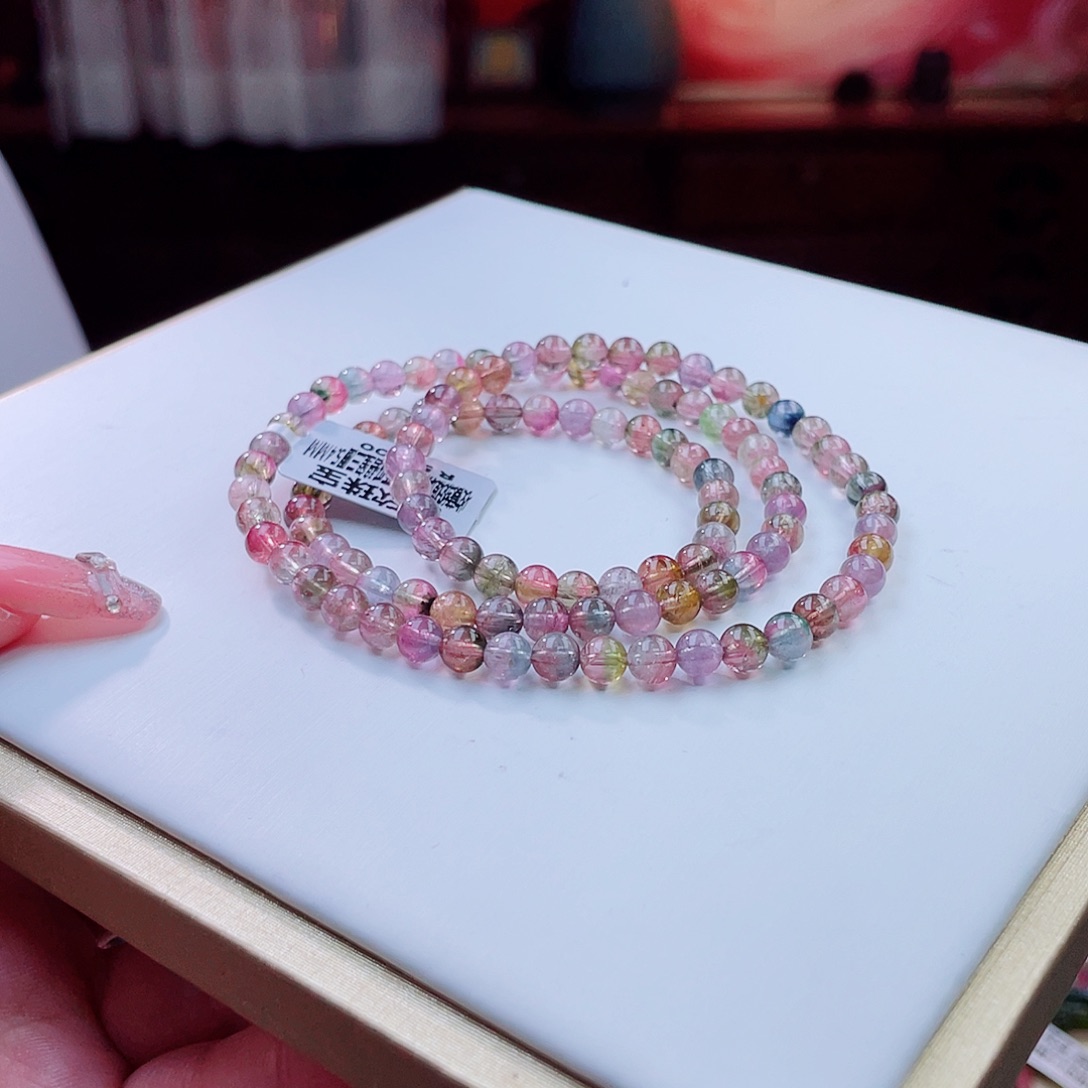 未镶嵌颈饰碧玺5.4 多样性发其一