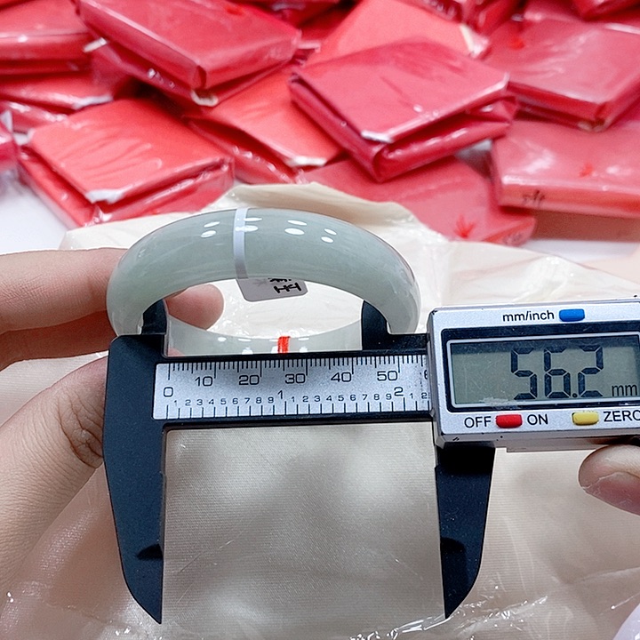 翡翠手镯未镶嵌50                 