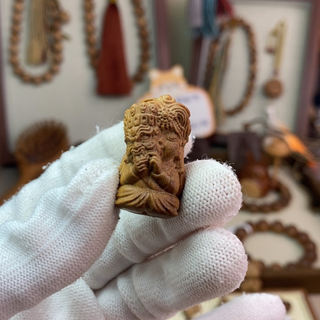 檀香木手串/手链印度迈索尔老山檀瑕疵扎基吊坠3.0*1.7