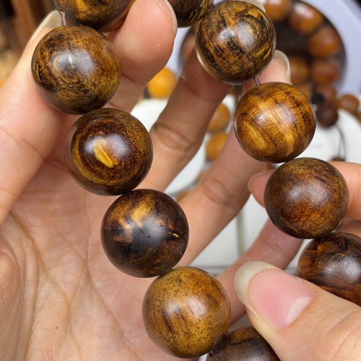 贡木手串/手链手串瑕疵