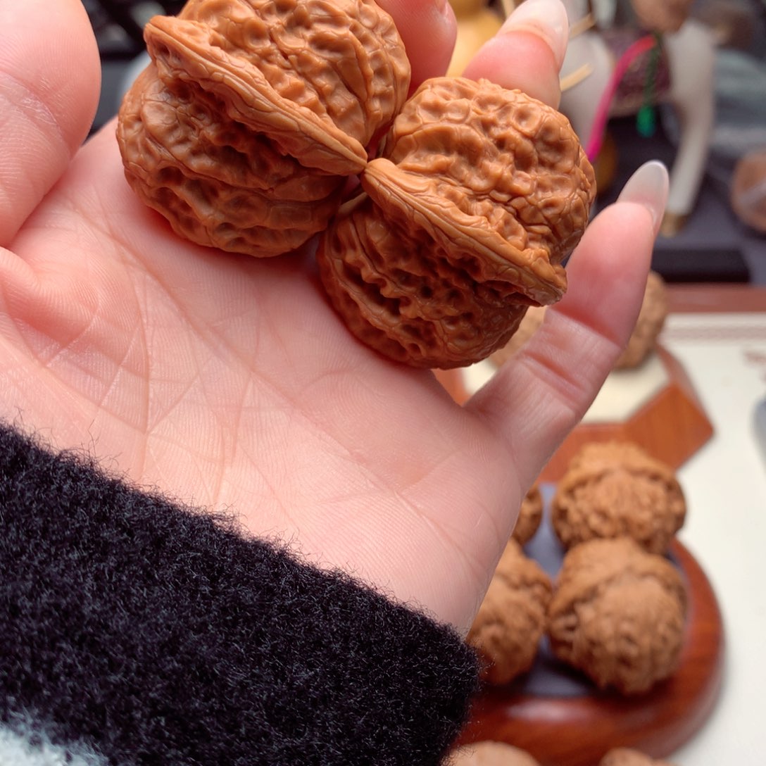 文玩核桃吊坠血麒麟。  6号