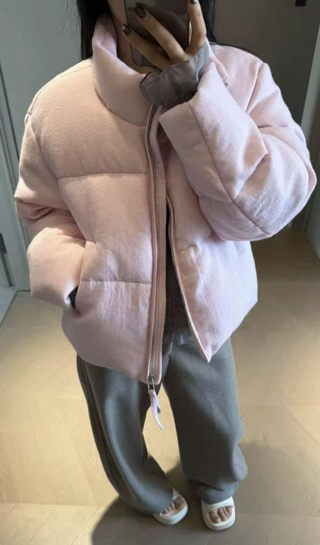 【济州岛】2025冬季：粉色纯色立领百搭显瘦鹅绒服